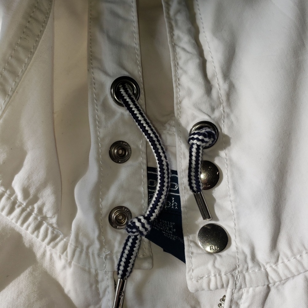 3Items - Picture 2 of 8